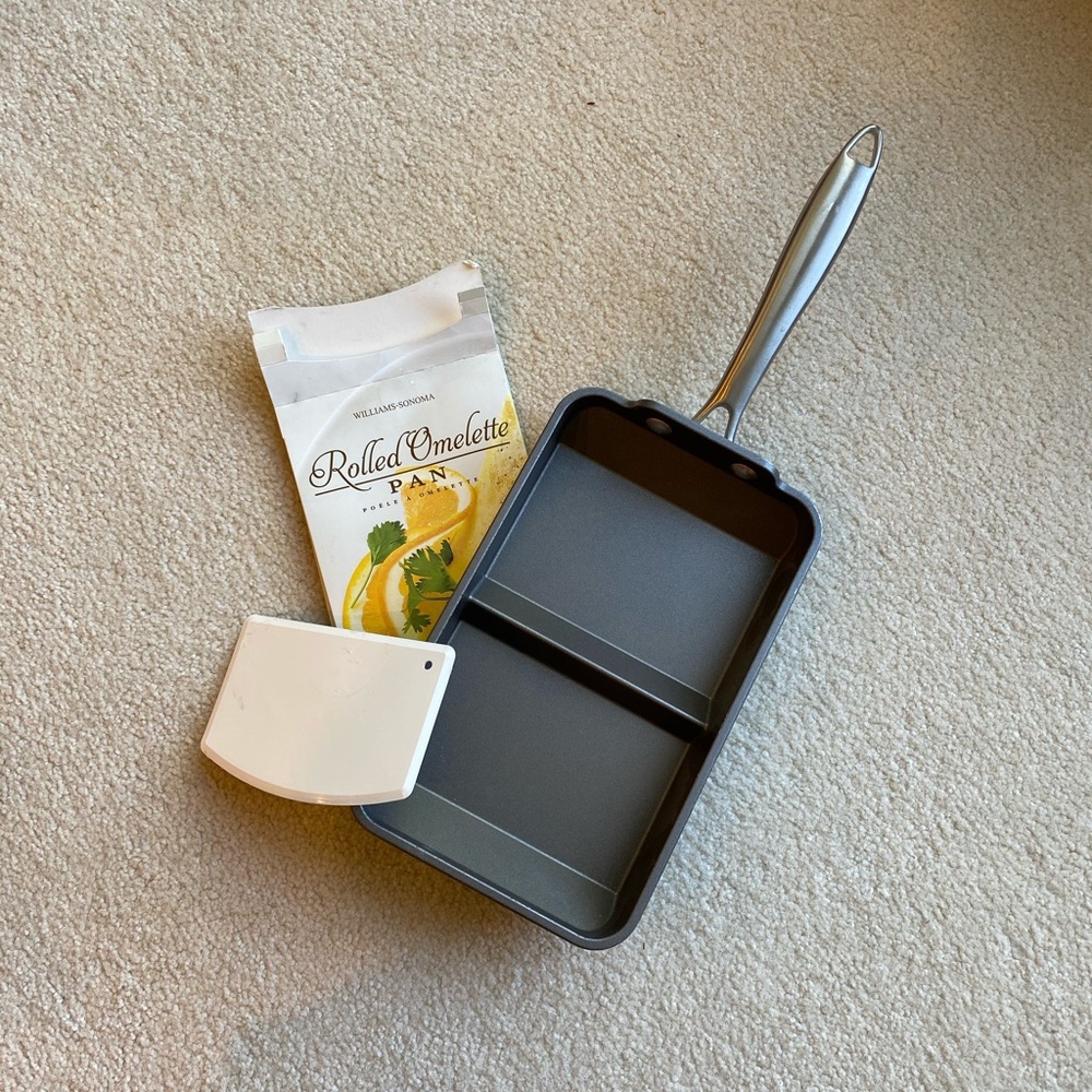 Williams Sonoma Omelette pan